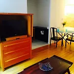 Stylish Montreal Apartment Comfortable Stay In The Golden Square Mile